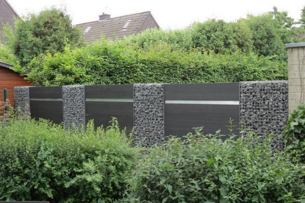 Ein Gabionenzaun ist der perfekte Sichtschutz für Ihren Garten. Wir haben diverse Standard-zäune auf Lager, wodurch wir schnell liefern können. Gabionen
