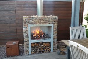 blockkamin_grill_mit_grauwacke – Bruchsteine