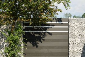 Gabionen mit Wpc – WPC-zaun mit Gabionen. Gabionen mit Wpc