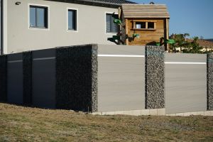 WPC-Sichtschutz – Aufbauteam WPC. WPC-Sichtschutz