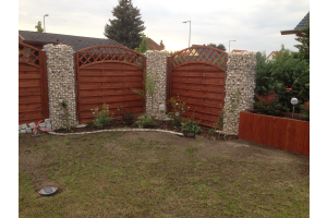 Gabione mit Yellow Sun Bruchstein – Gabionen-Säulen