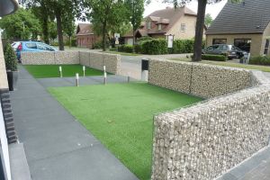 Gabionen mit Yellow Sun – Bruchsteine. Gabionen mit Yellow Sun