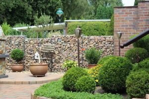 Gabionen mit Grauwacke Bruchsteine – Grauwacke Bruchsteine. Gabionen mit Grauwacke Bruchsteine