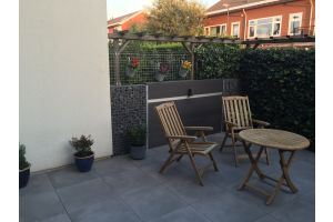 Gabionen mit Komposit Basalt – WPC-zaun mit Gabionen. Gabionen mit Komposit Basalt