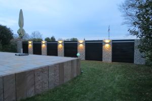 Gabionen mit Led – WPC-zaun mit Gabionen. Gabionen mit Led
