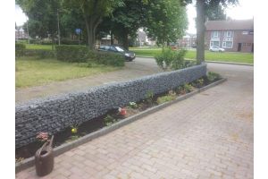 Gabionen Entlang der Auffahrt Tournai Bruchstein – Tournai Bruchstein. Gabionen Entlang der Auffahrt Tournai Bruchstein