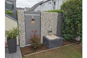 Sichtschutz Neu – WPC-zaun mit Gabionen. Sichtschutz Neu