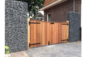 Gabione mit Basaltbruchstein – Gabionen-Säulen