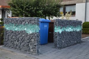 M Ltonnenabtrennung mit Glasbrocken – Glasbrocken. M Ltonnenabtrennung mit Glasbrocken