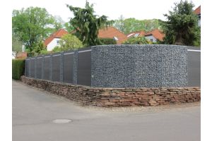 Gabionen mit Basalt Bruchsteine und Komposit Sichtschutz – Basalt Bruchsteine Inspiration. Gabionen mit Basalt Bruchsteine und Komposit S...