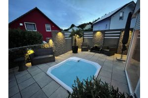 WPC Sichtschutzzaun mit Gabionen mit LED-Beleuchtung – Gabionen LED beleuchtung