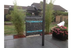 Gabionen mit Glasbrocken Basalt – Glasbrocken. Gabionen mit Glasbrocken Basalt