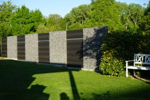 WPC-Sichtschutz – Aufbauteam WPC. WPC-Sichtschutz