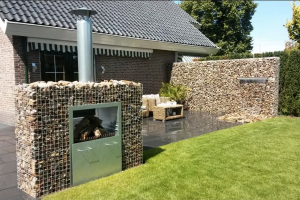 Gabionen Gartenkamin mit Grauwacke Bruchstein – Gartenkamine