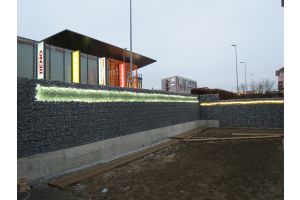 Gabionen mit Glasbrocken und LED – Glasbrocken. Gabionen mit Glasbrocken und LED