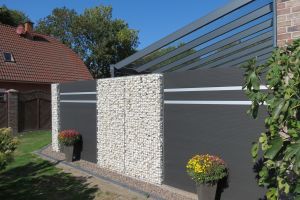 WPC Sichtschutz – WPC-zaun mit Gabionen. WPC Sichtschutz